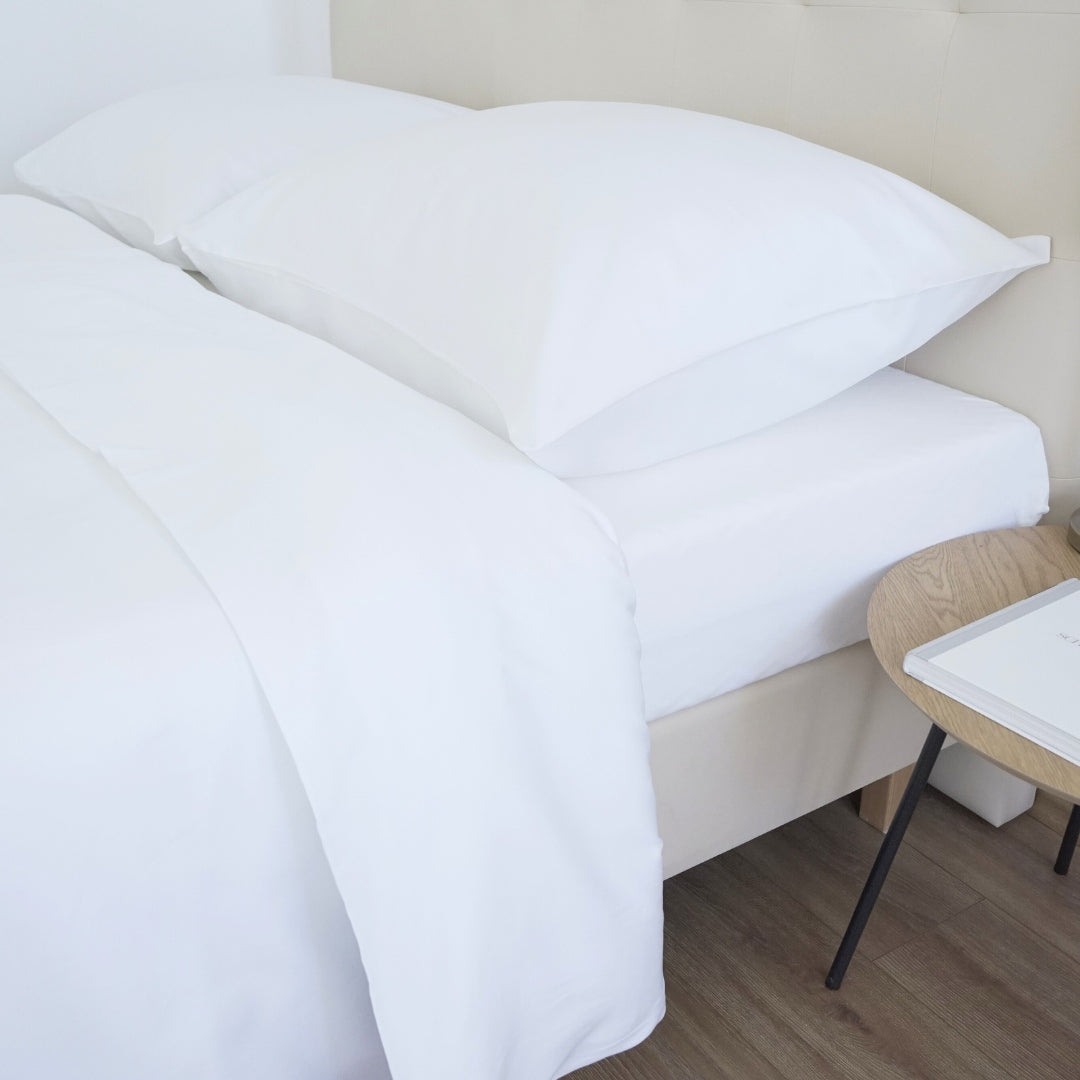 White satin bed sheet set 100% cotton - zippered - set of 2 - 130 g/m2