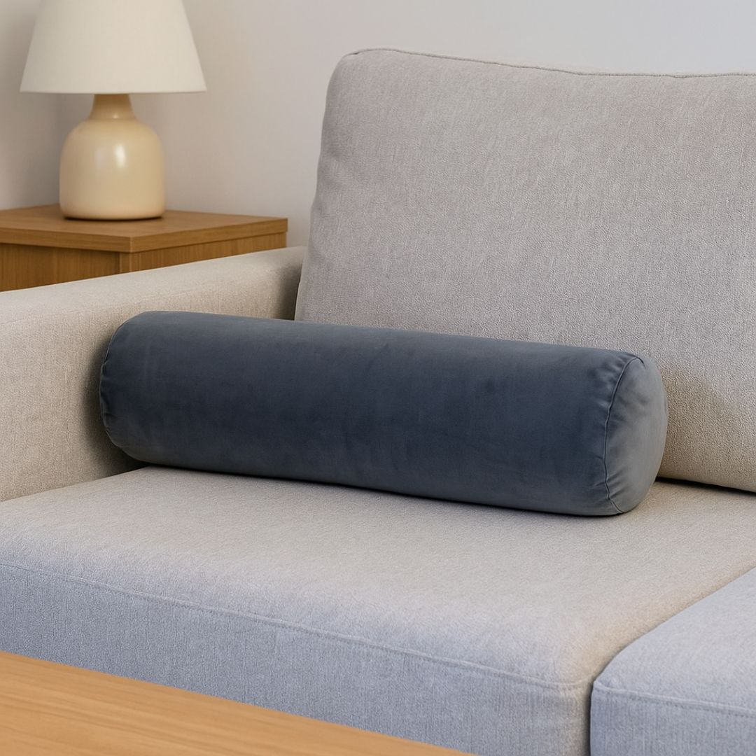 Szürke bársony hengerpárna - betéttel - 50x15 cm