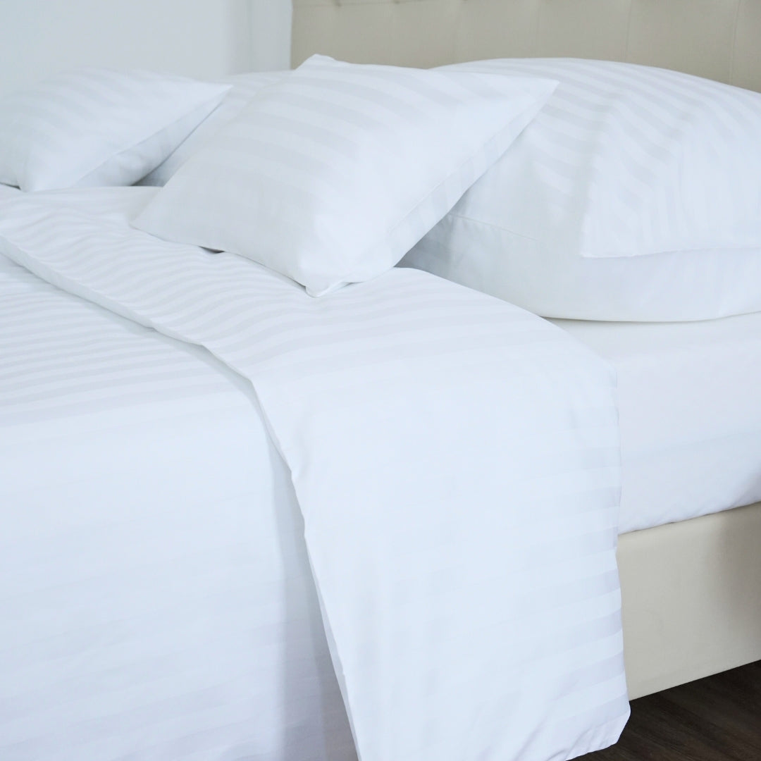 Hotel satin 2 cm striped bed sheet - 50% Cotton - 50% PE - fold-over - set of 3 - 140 gr/m2 - packaged