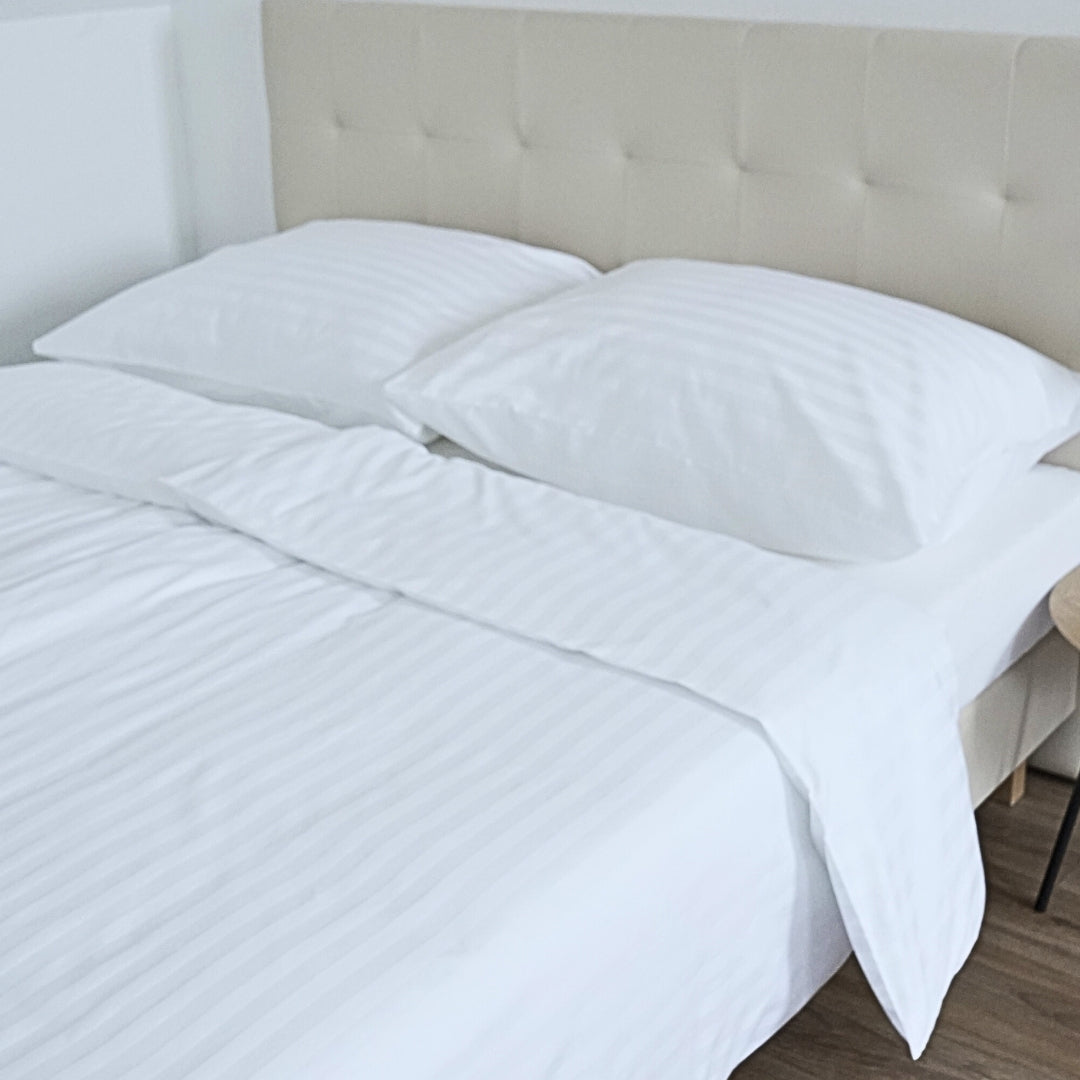 Hotel satin 2 cm striped bed sheet - 50% Cotton - 50% PE - fitted - set of 2 - 140 gr/m2 - packaged