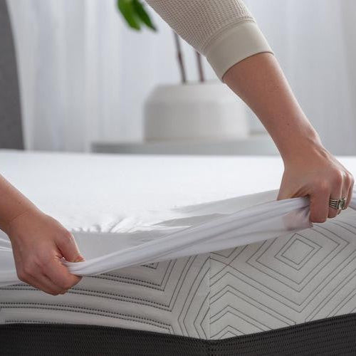 White Fitted Sheet - 135 g/m2 - packaged