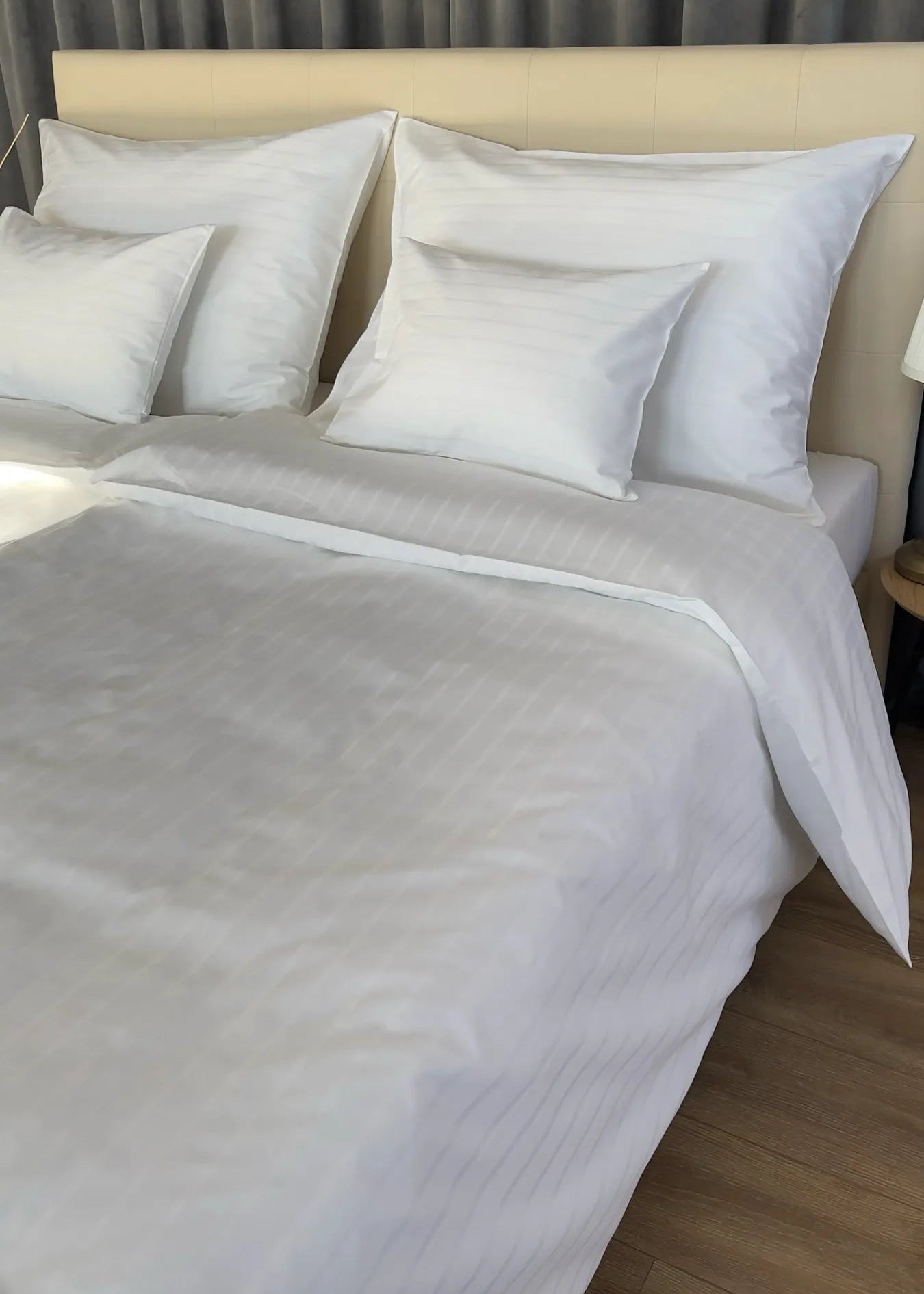 Hotel-Satin-Bettlaken mit Streifen – 80 % Baumwolle – 20 % PE – Spannbettlaken – 3er-Set – 150 g/m² – verpackt