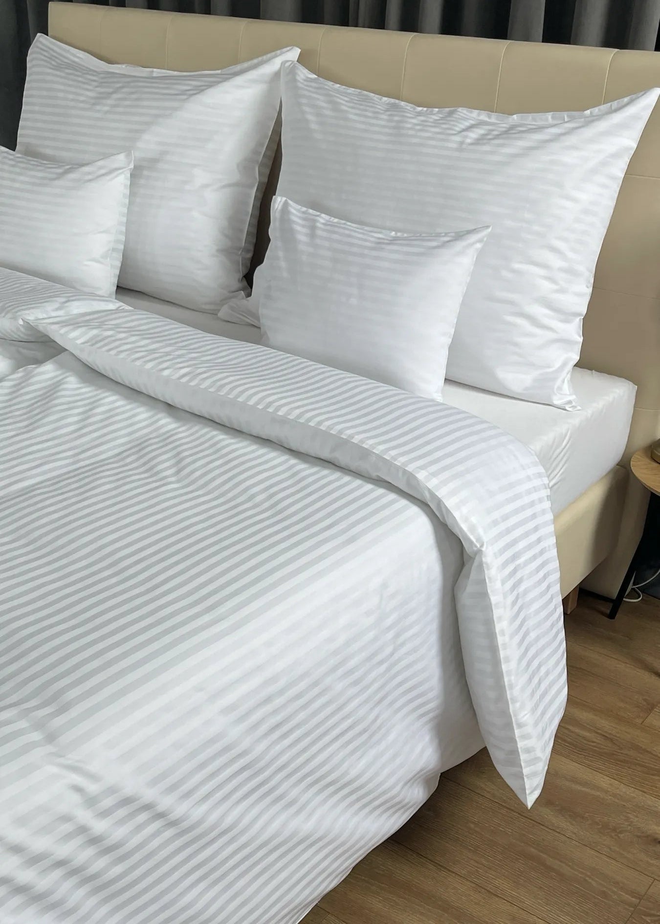 Hotel-Satin-Bettlakenset mit 1 cm Streifen, 100 % Baumwolle – zum Umklappen – 3er-Set – 140 g/m² – verpackt