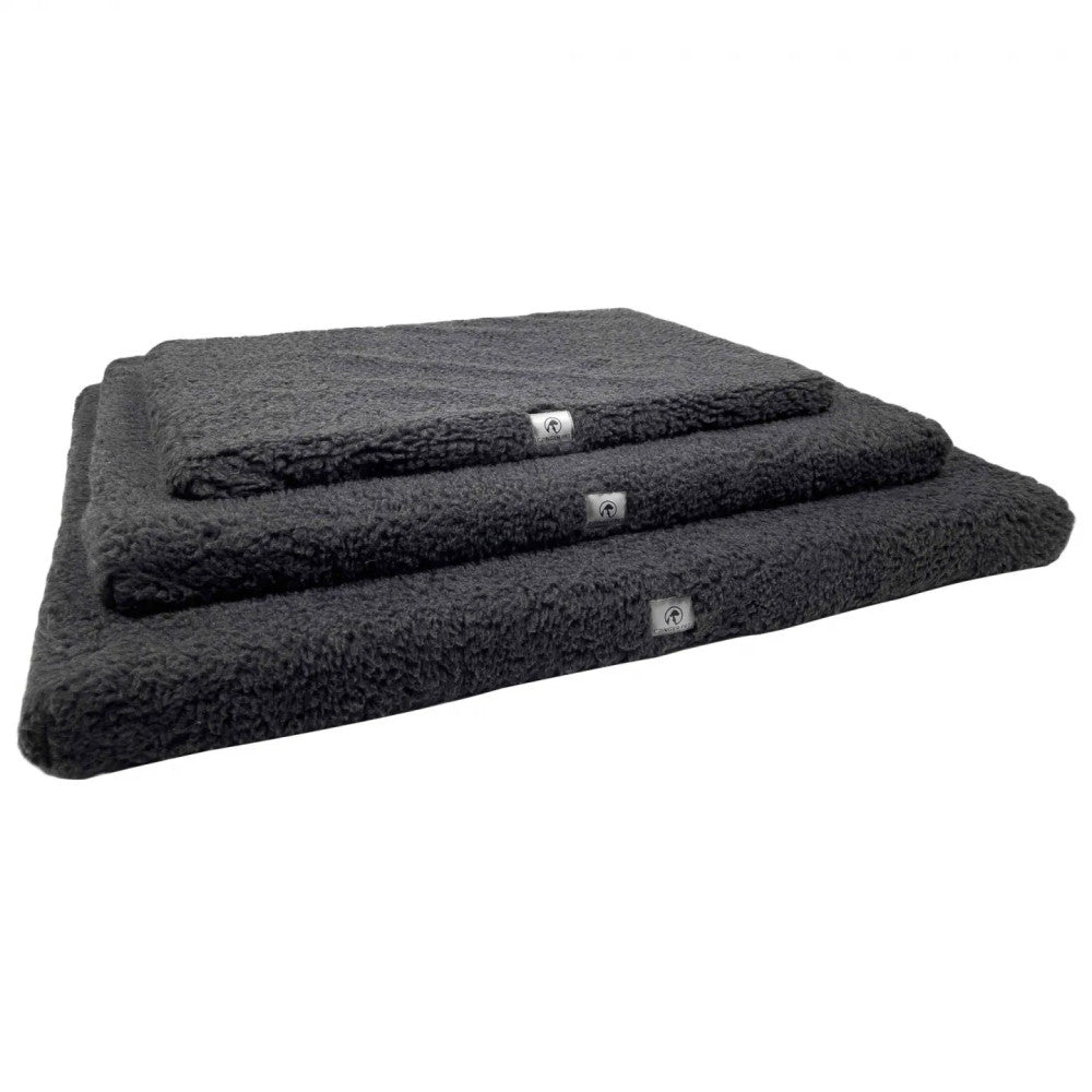 Hugó - szőrös kutyafekhely (matrac)