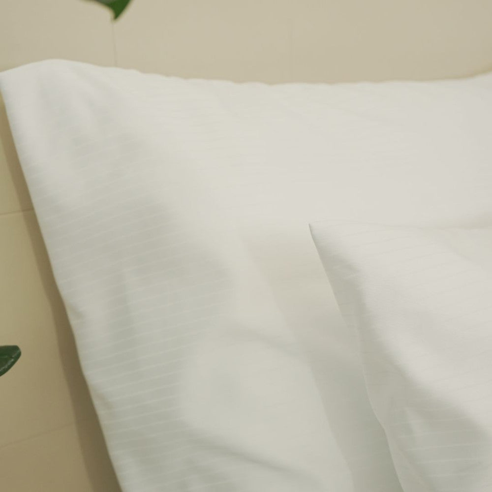 Elegant striped polyester satin pillowcase - 100% polyester - fold-over - 130 gr/m2 - packaged