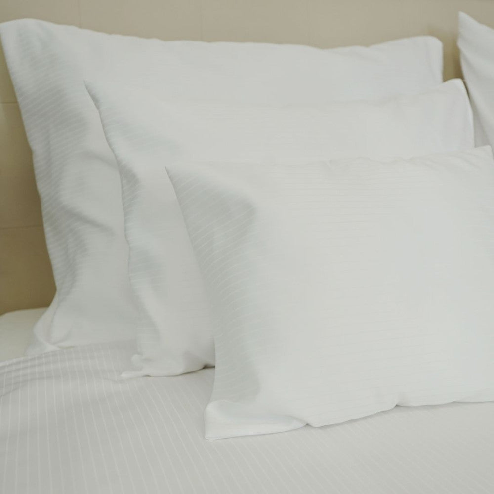 Elegant striped polyester satin pillowcase - 100% polyester - fold-over - 130 gr/m2 - packaged