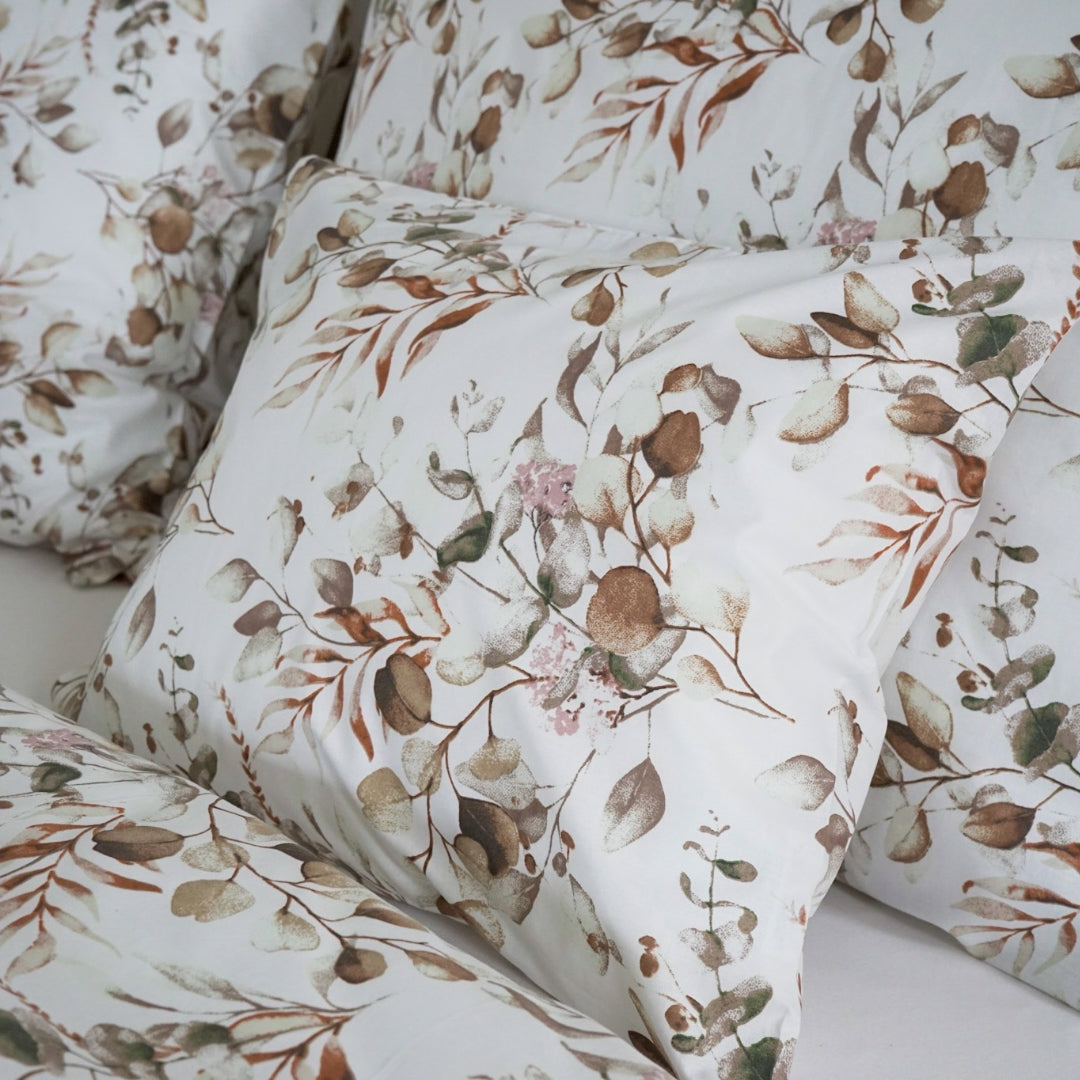 Pamut ágyneműhuzat garnitúra - Törtfehér virágos