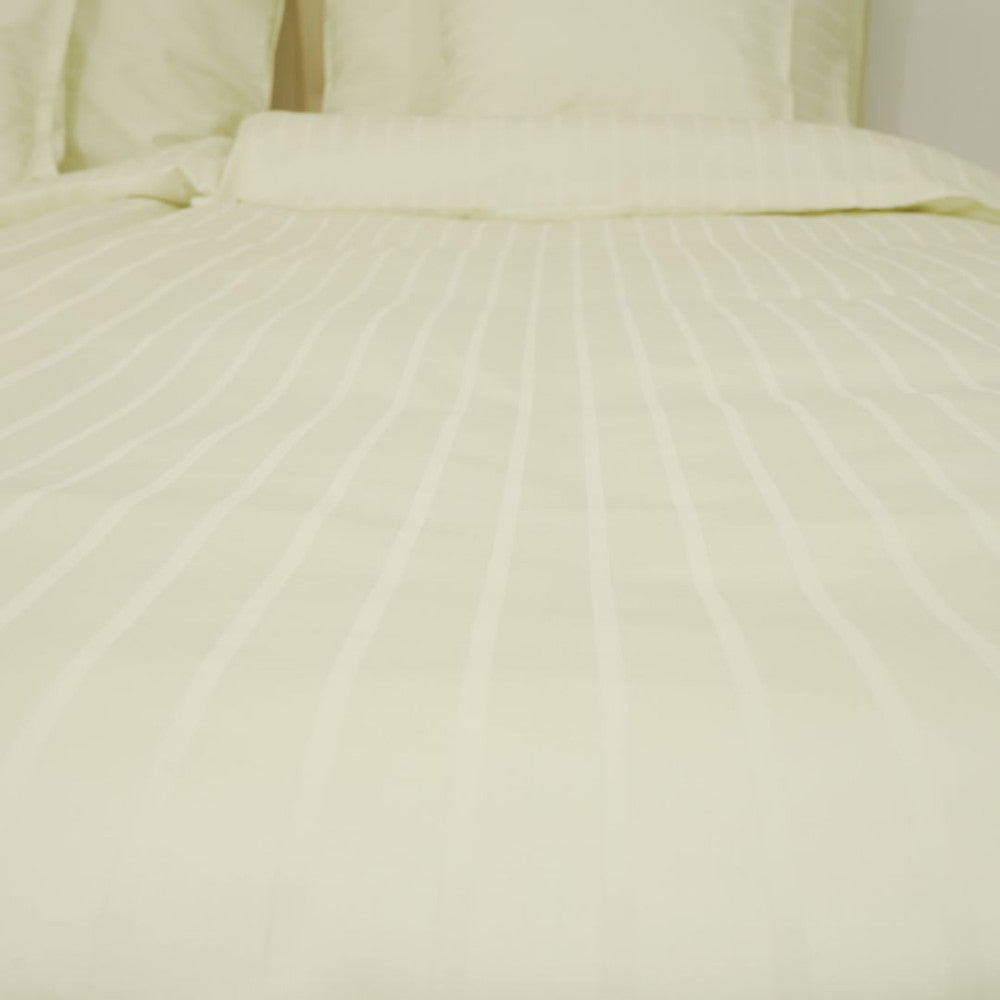 Champagne colored hotel striped bed sheet set - 80% Cotton - 20% PE - fitted - set of 2 - 150 gr/m2 - packaged