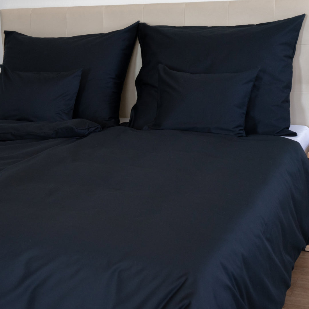 Schwarzes, einfarbiges Satin-Bettwäscheset – TC 300