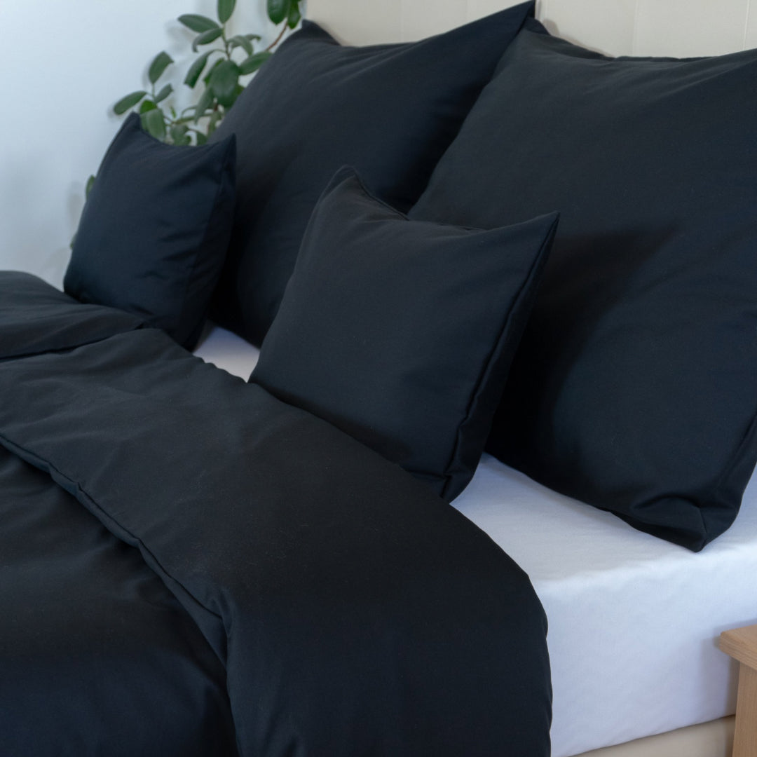 Schwarzes, einfarbiges Satin-Bettwäscheset – TC 300