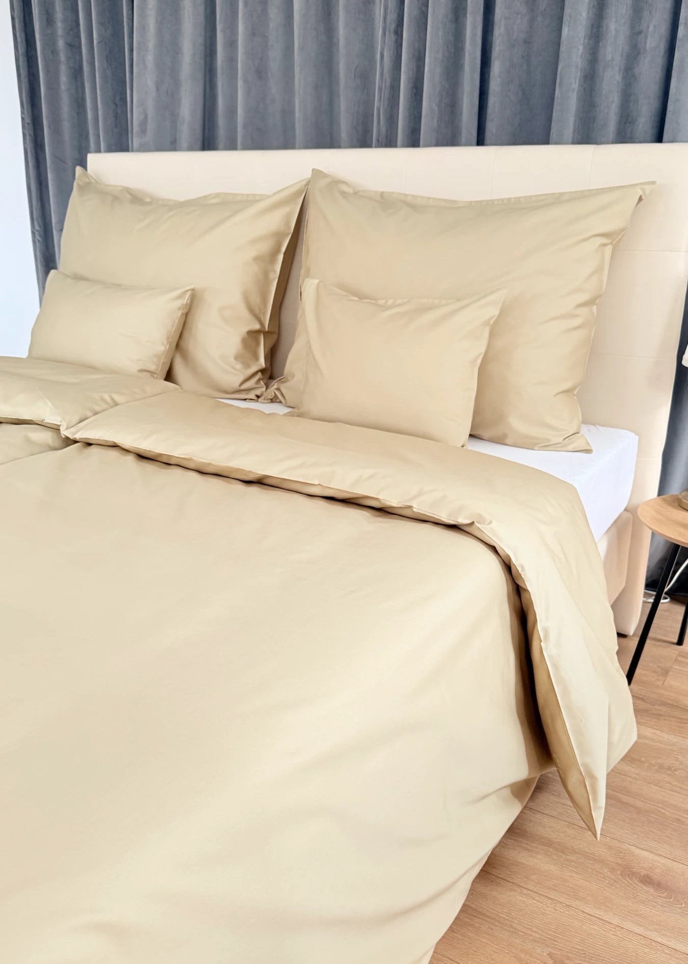 Oliva szatén ágyneműhuzat – minimalista luxus a hálószobában