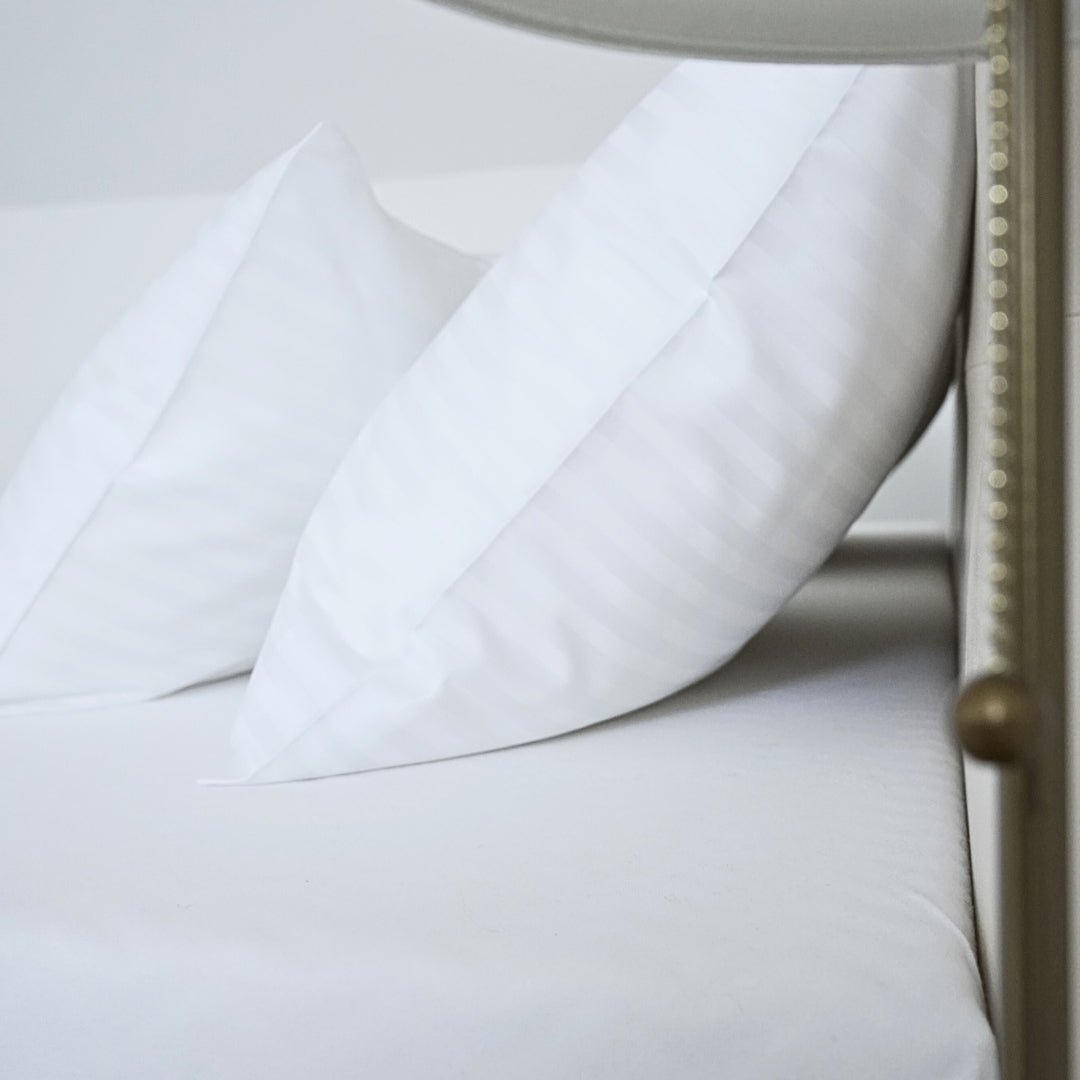 Hotel-Damast-Bettwäscheset mit 1 cm Streifen, 100 % Baumwolle, Spannbettlaken, 3-teilig, 140 g/m²