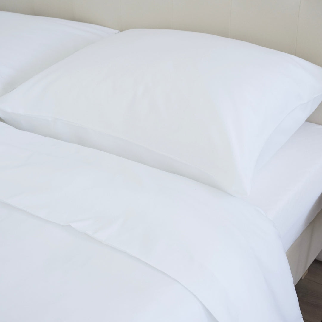 White satin bed sheet set 100% cotton - zippered - set of 2 - 130 g/m2