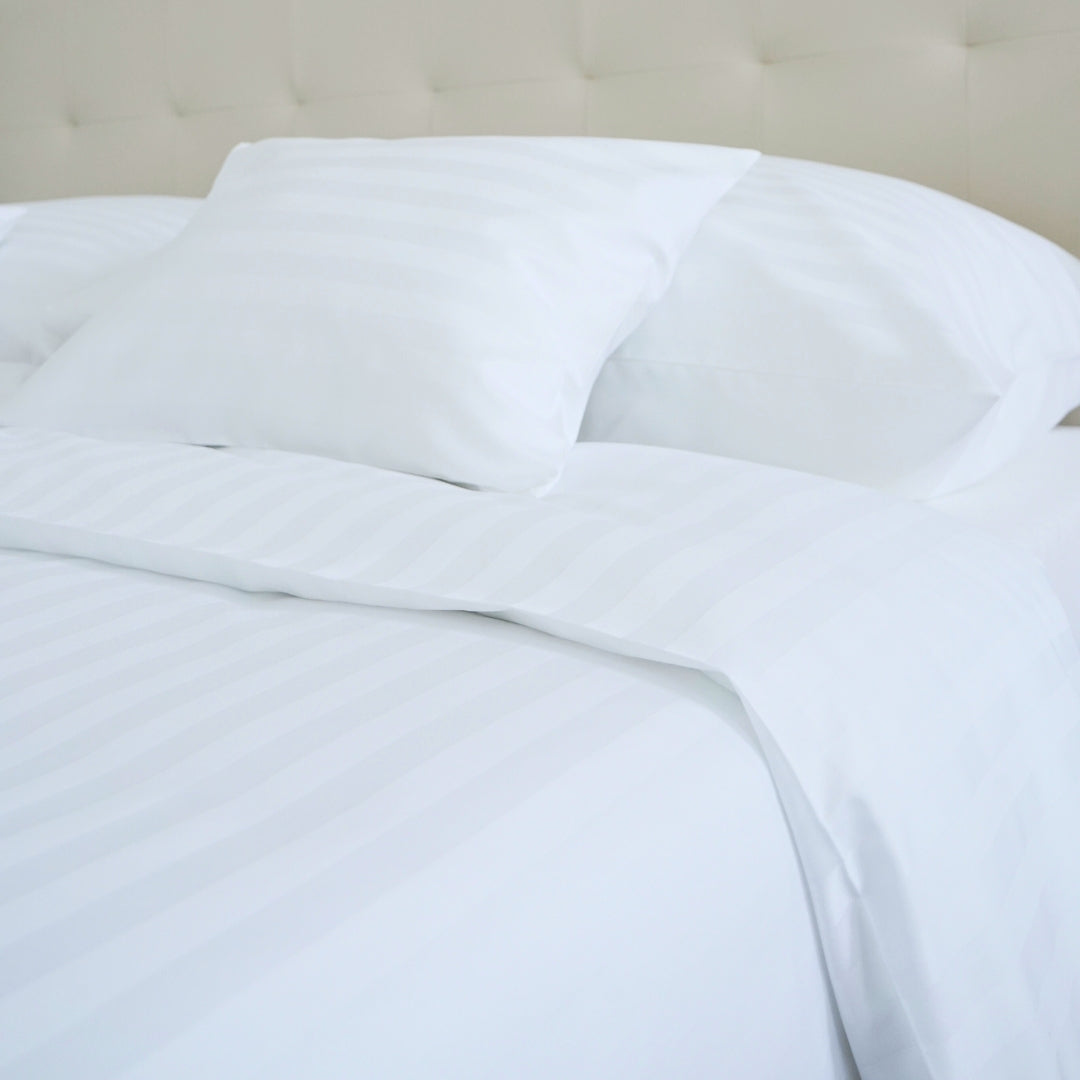 Hotel satin 2 cm striped bed sheet - 80% Cotton - 20% PE - fold-over - set of 3 - 150 gr/m2 - packaged