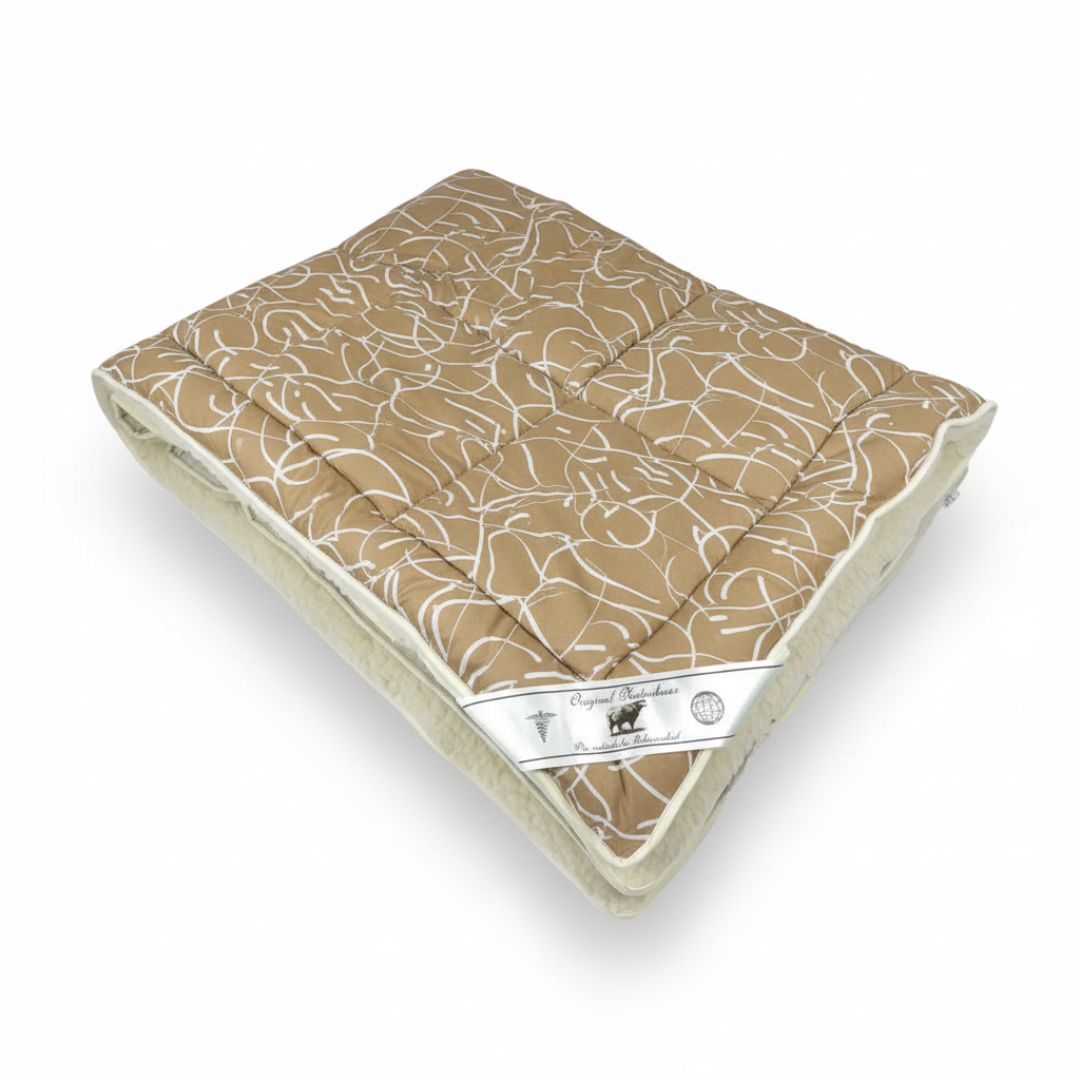 Winterdecke aus Merinowolle und Baumwolle – Beige/Blättermuster