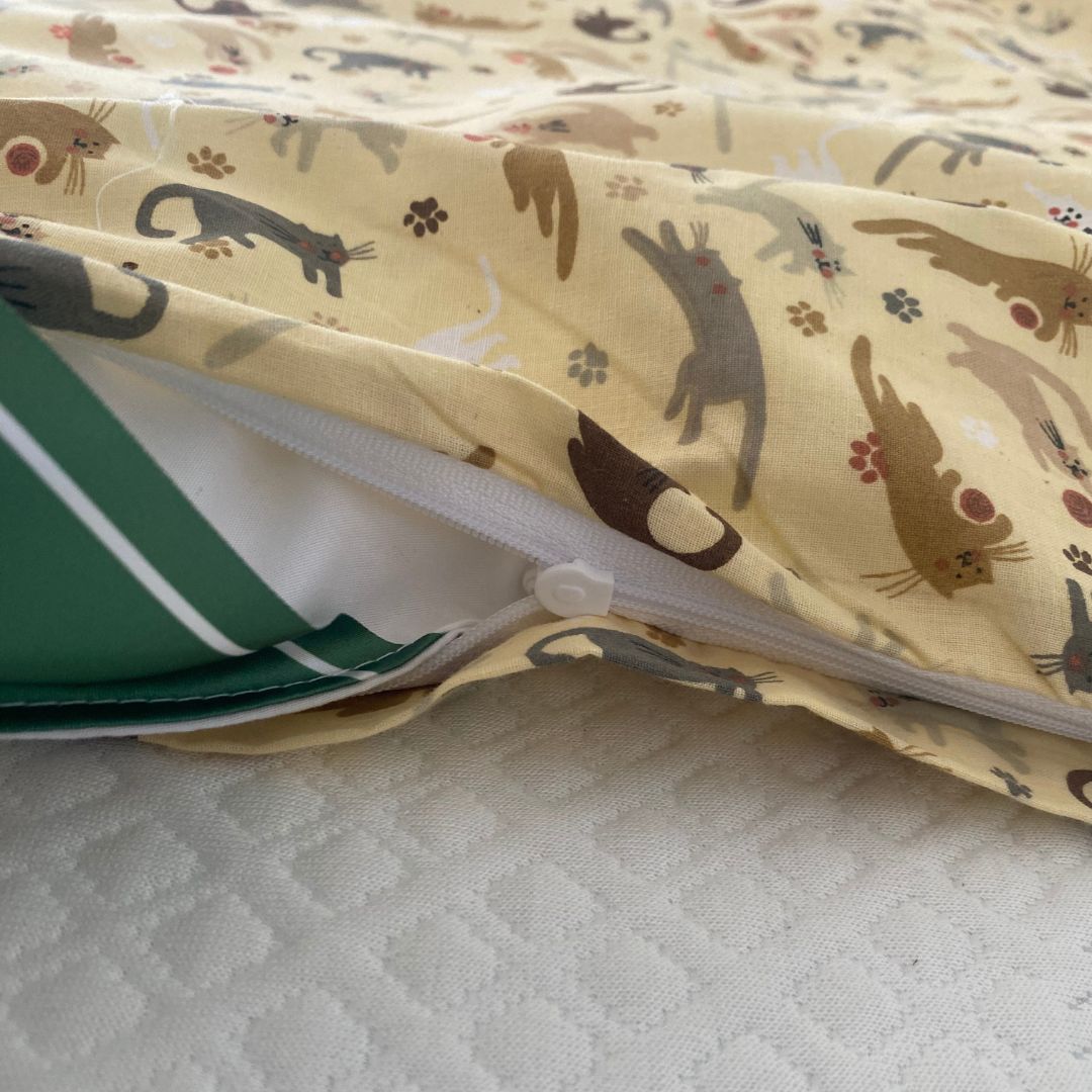 Lazy Cats 2-piece duvet cover set – modern cat design