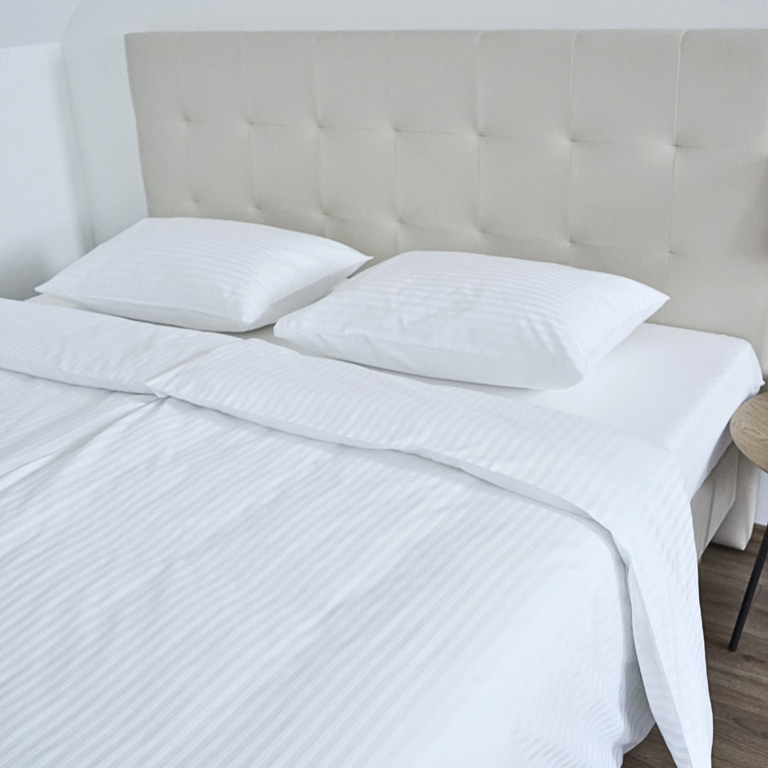 Hotel-Damast-Bettbezug, 1 cm gestreift, 100 % Baumwolle, umgeschlagen, 140 g/m²