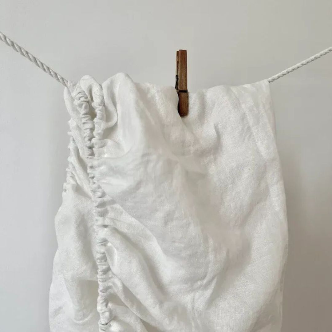 Children's white fitted sheet - 135 g/m2