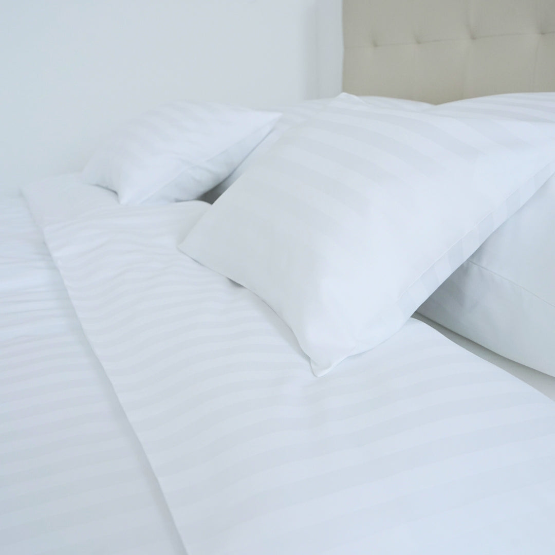 Hotel satin 2 cm striped bed sheet - 80% Cotton - 20% PE - fold-over - set of 3 - 150 gr/m2 - packaged