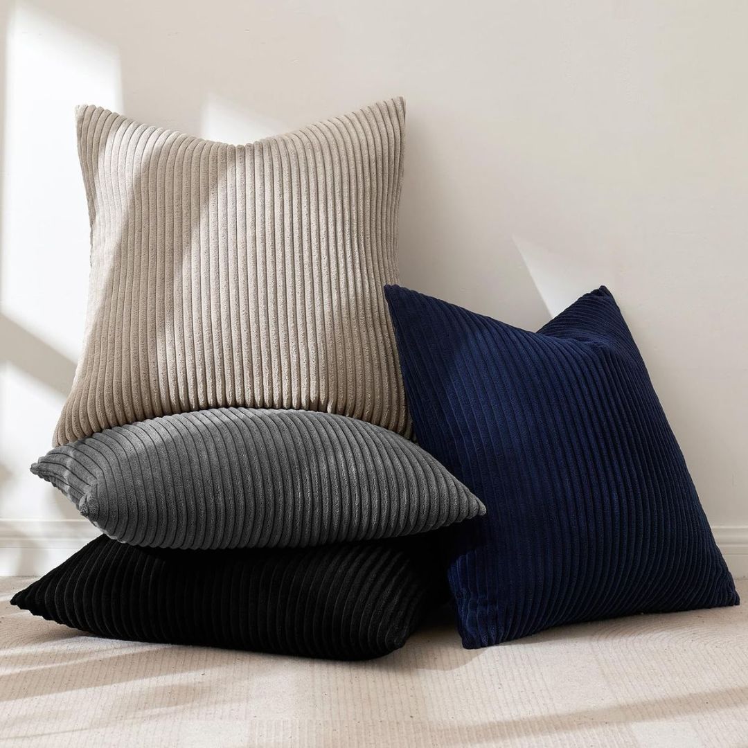 Corduroy decorative pillow - 45x45 cm