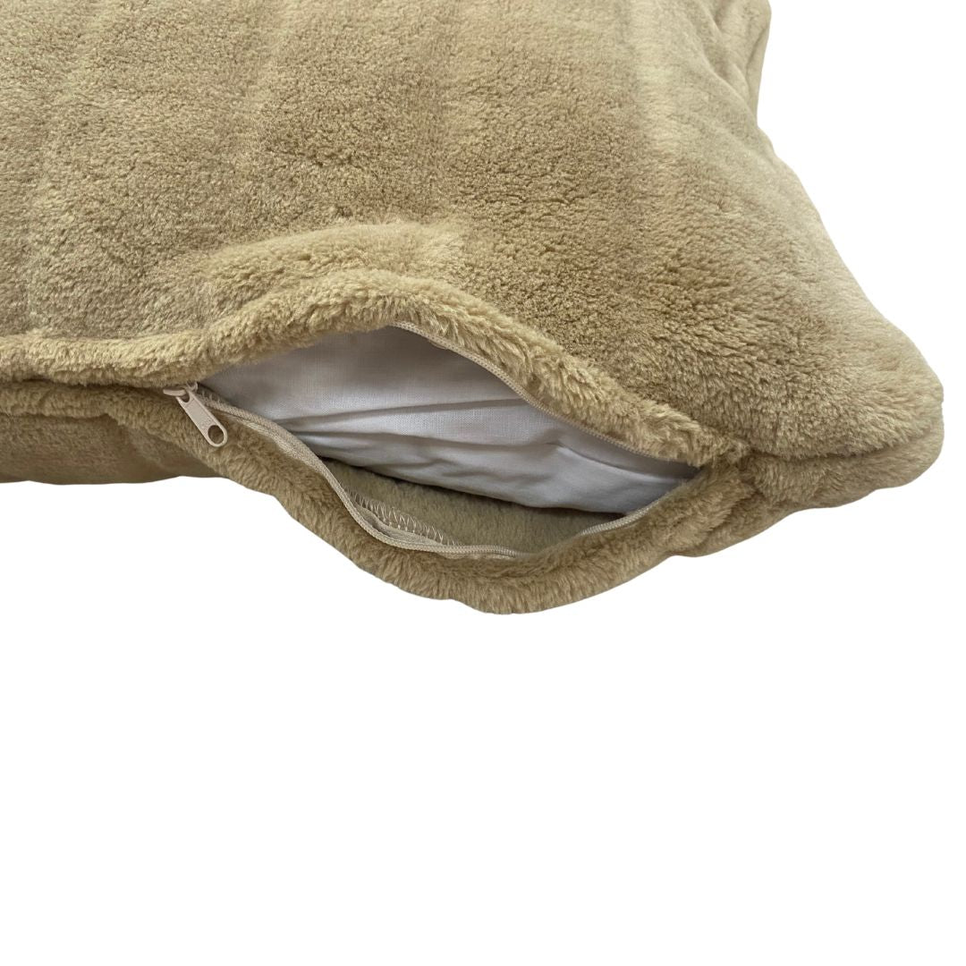 Braunes pelziges Dekokissen - mit Einlage - 45x65 cm