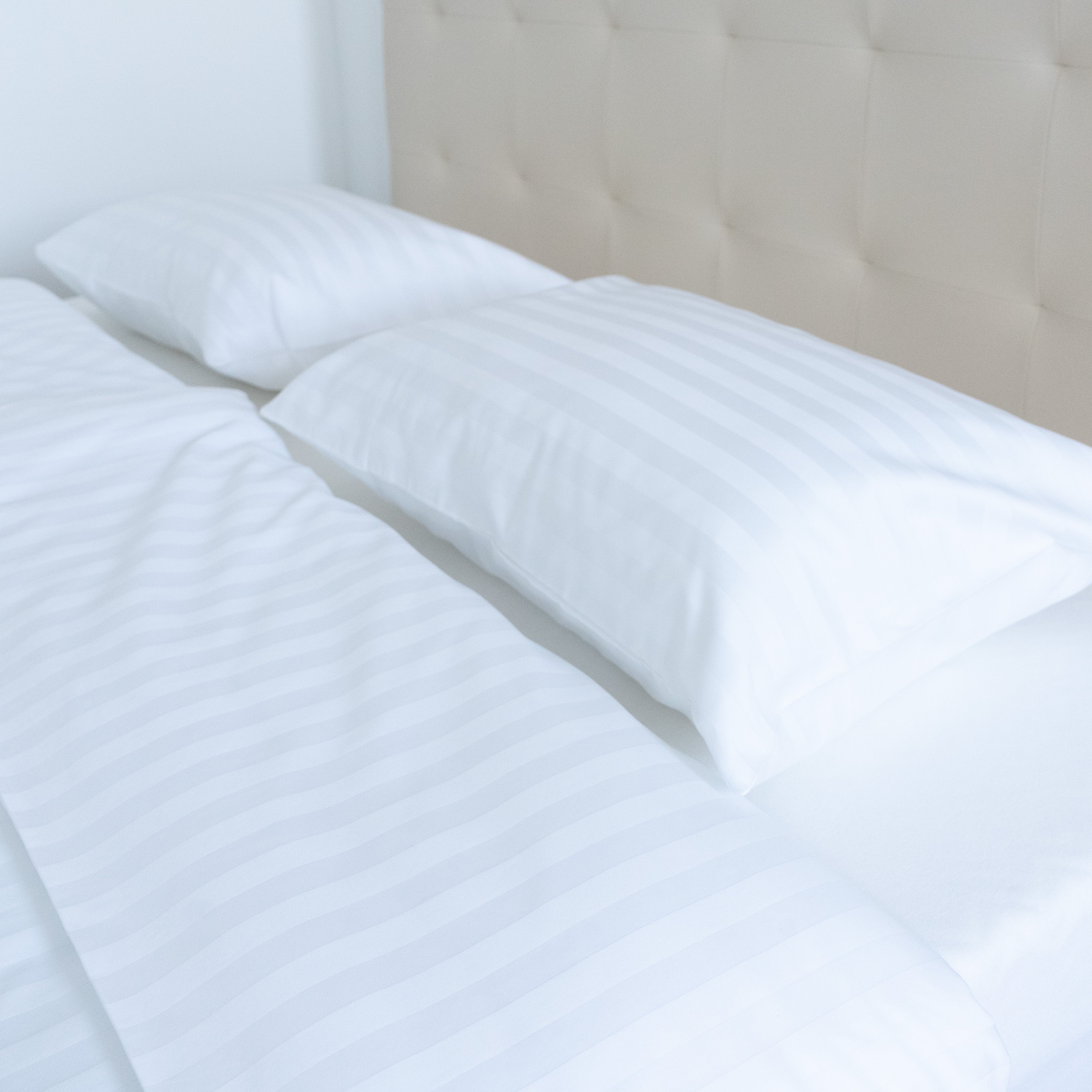Hotel damask 1 cm striped bed linen set 100% cotton - fold-over - set of 3 - 140 gr/m2