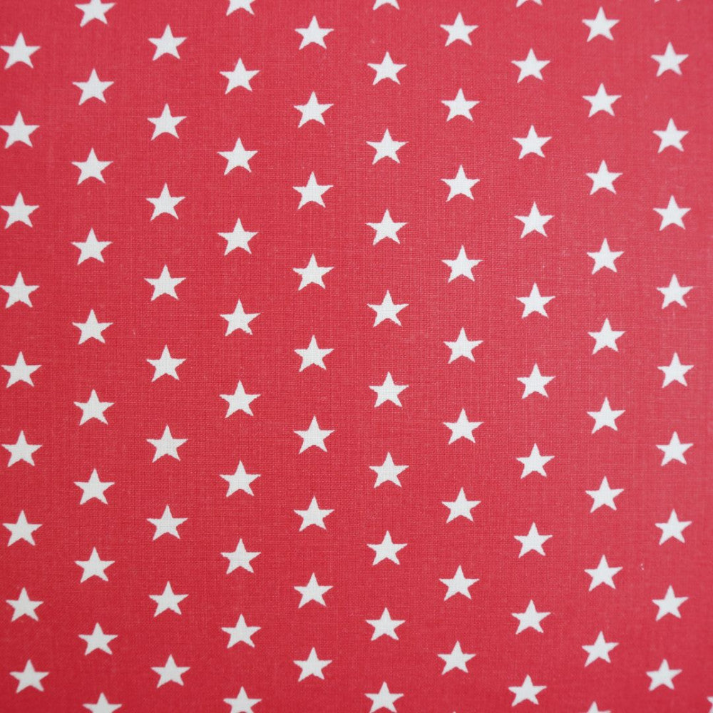 Red star zippered pillow with insert