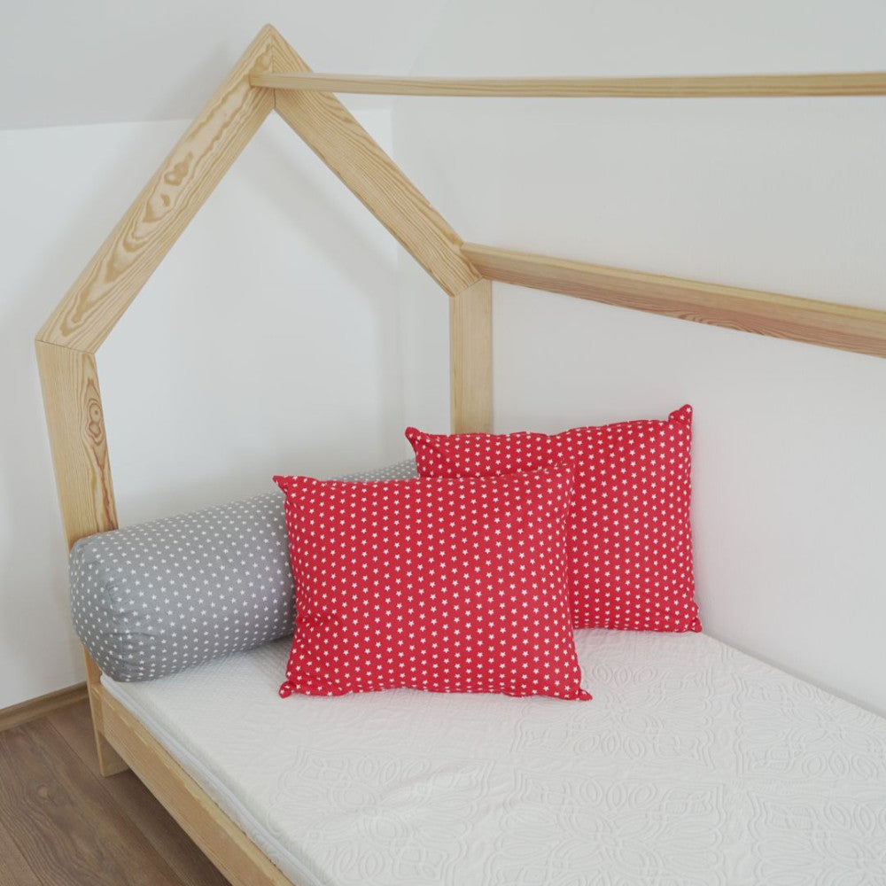 Red star zippered pillow with insert