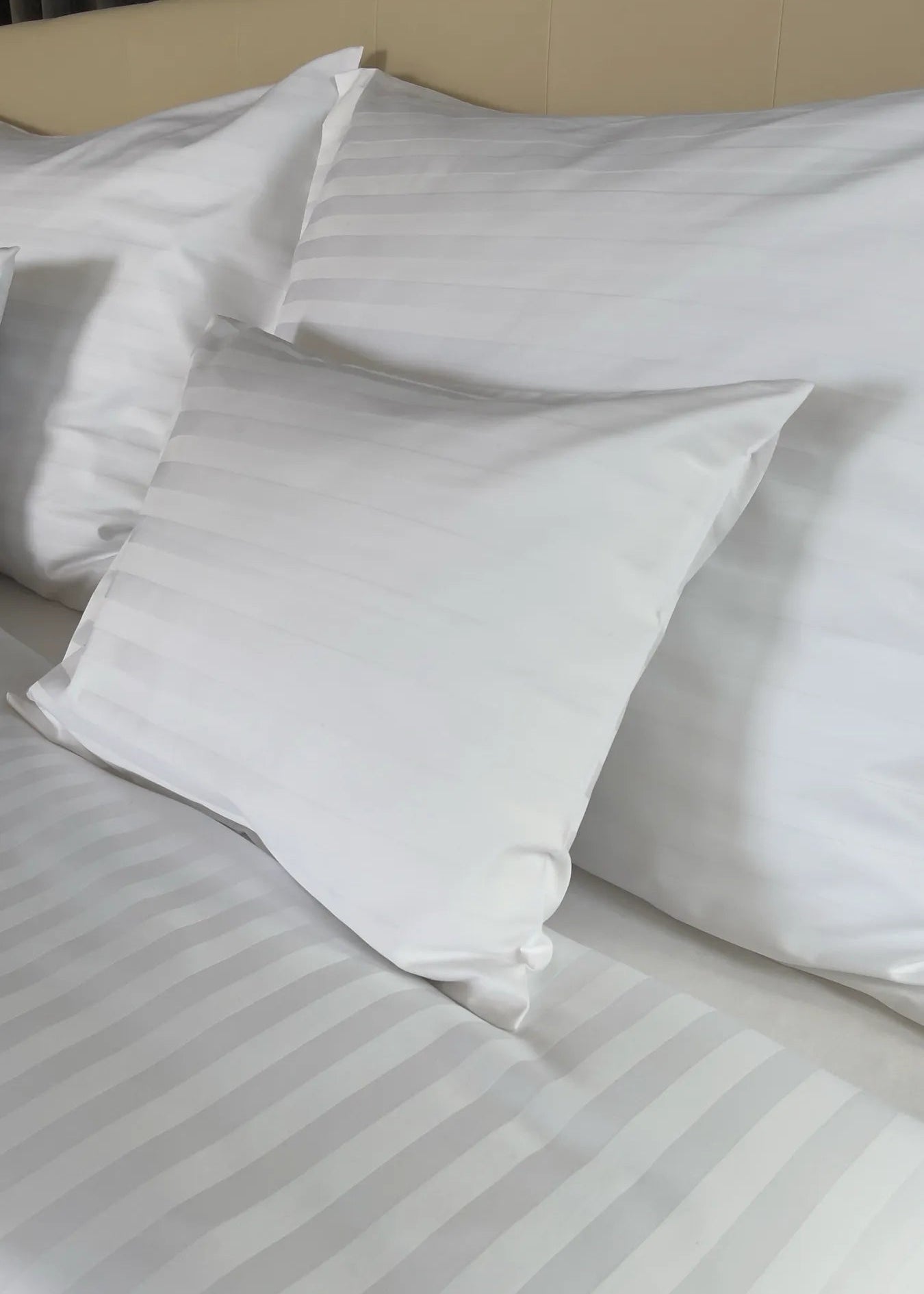 100% Pamut – Prémium Damaszt Szatén Csíkos Ágyneműhuzat 2 cm – Hotel Minőség