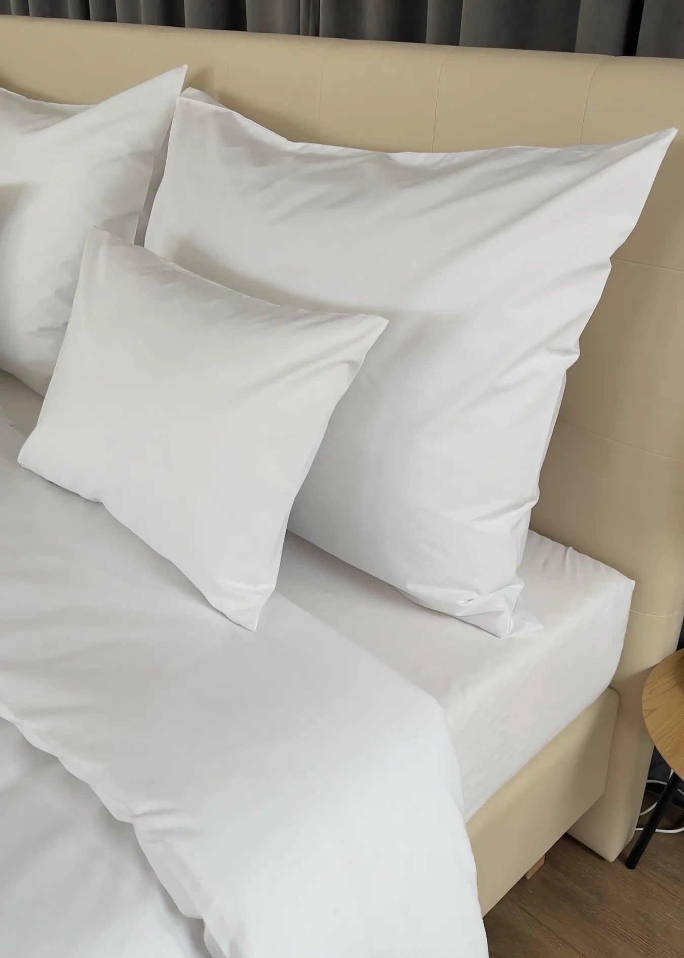 Hotel pamutvászon ágyneműhuzat - 50% Pamut - 50% PE - áthajtós - 142 gr/m2 - csomagos