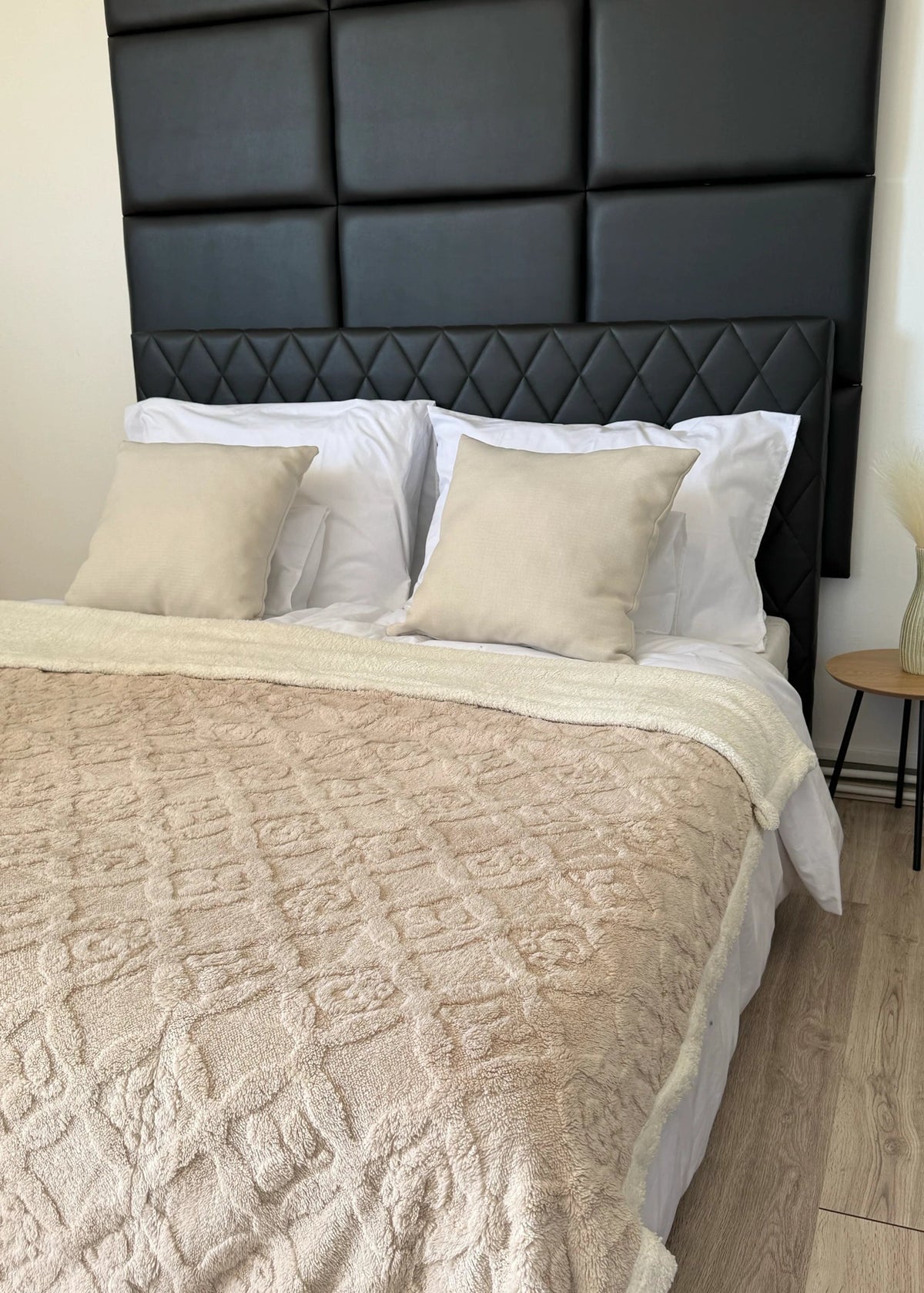 Mittelbraune, weiche Decke
