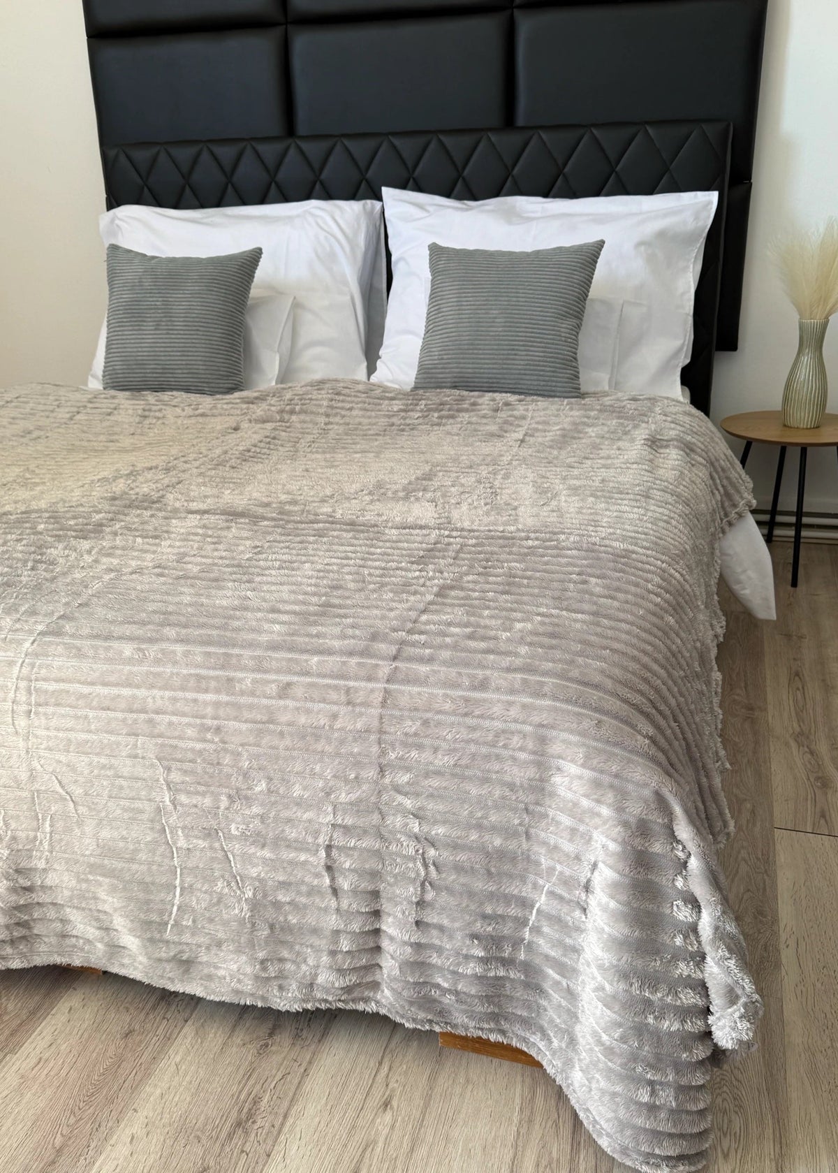 Mittelbraune, weiche Decke