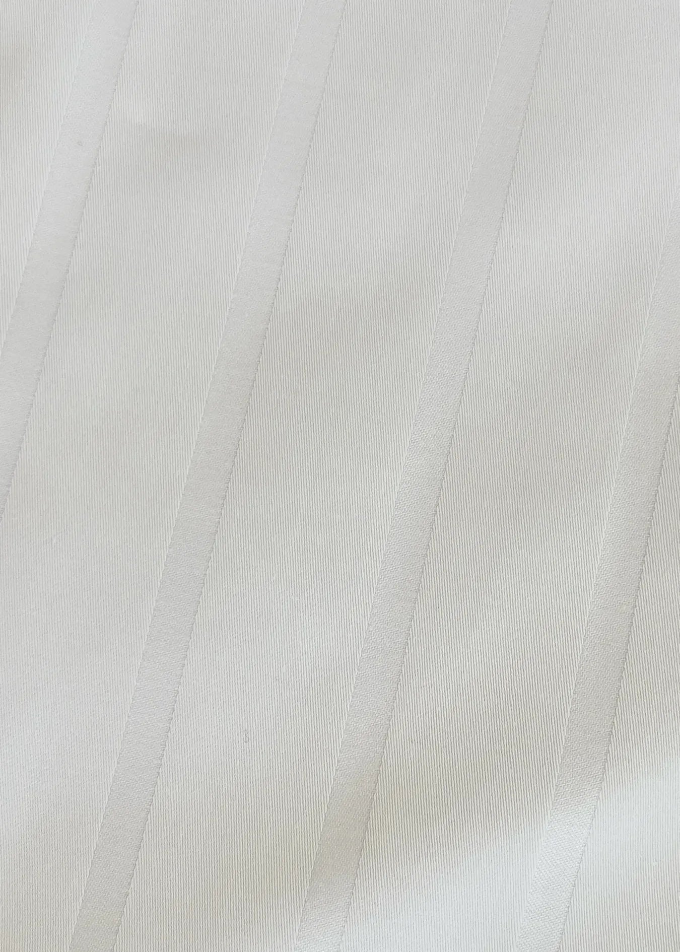 Hotel szatén csíkos ágyneműhuzat - 80% Pamut - 20% PE - áthajtós - 3 db-os szett - 150 gr/m2 - csomagos