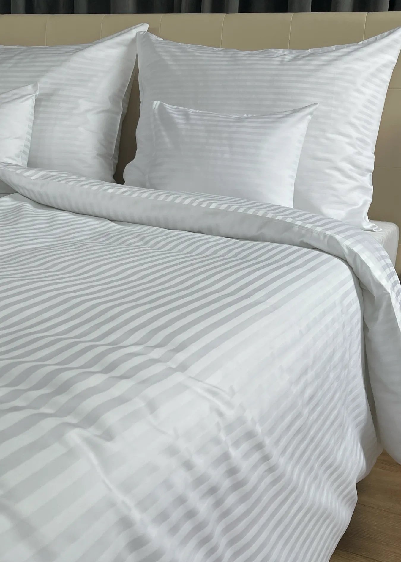 Hotel-Satin-Bettlakenset mit 1 cm Streifen, 100 % Baumwolle – zum Umklappen – 3er-Set – 140 g/m² – verpackt