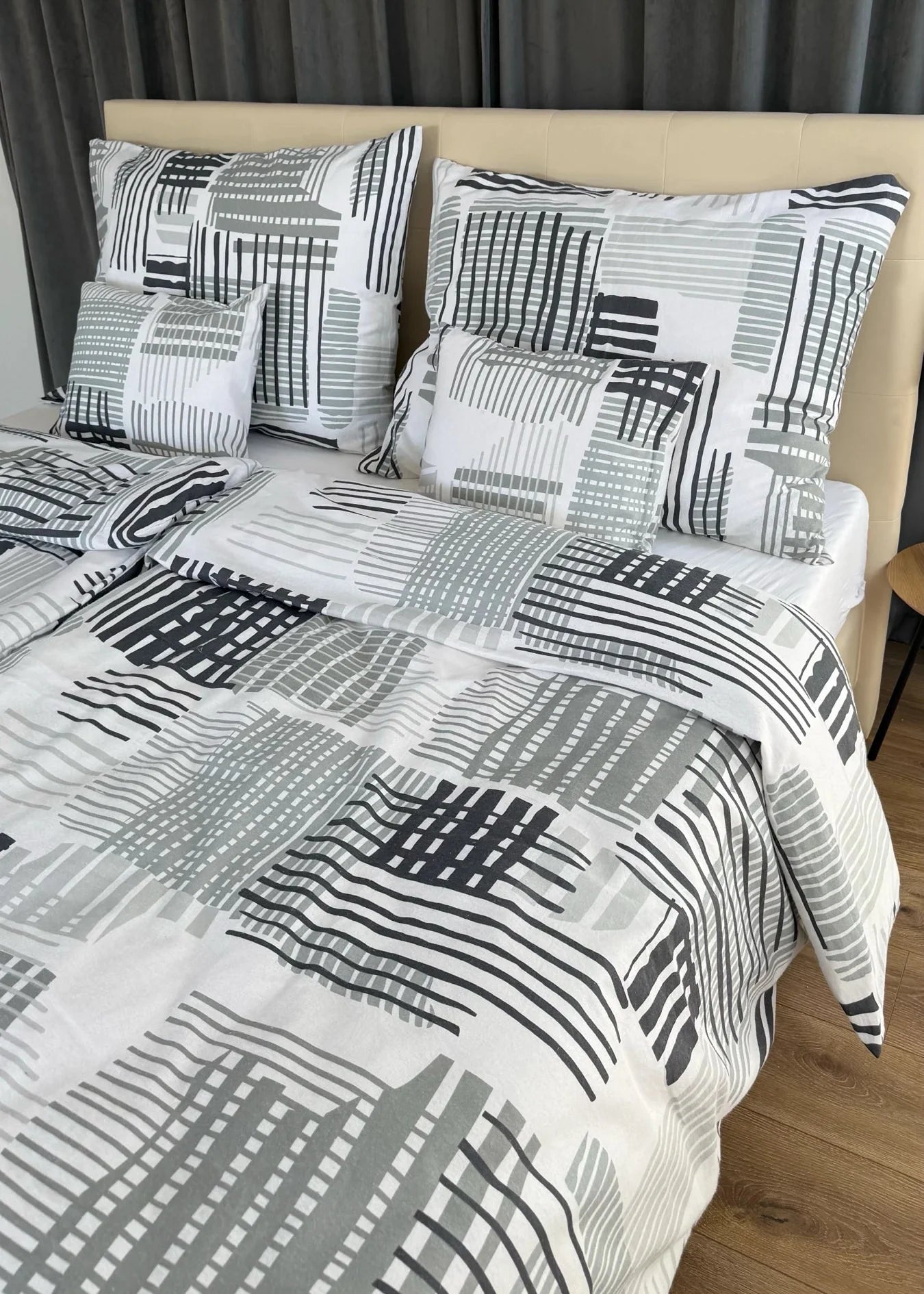 Urban Grid flanel párnahuzat – modern városi elegancia