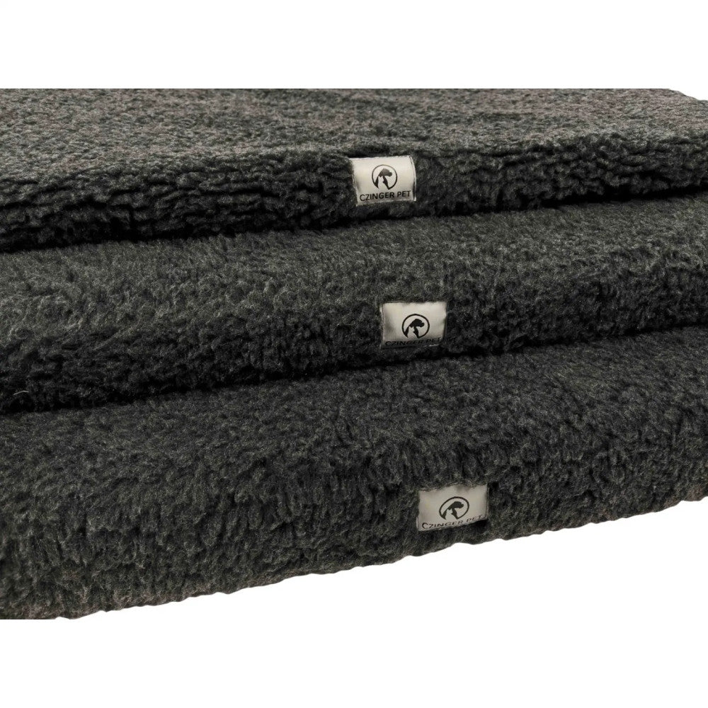 Hugó - szőrös kutyafekhely (matrac)