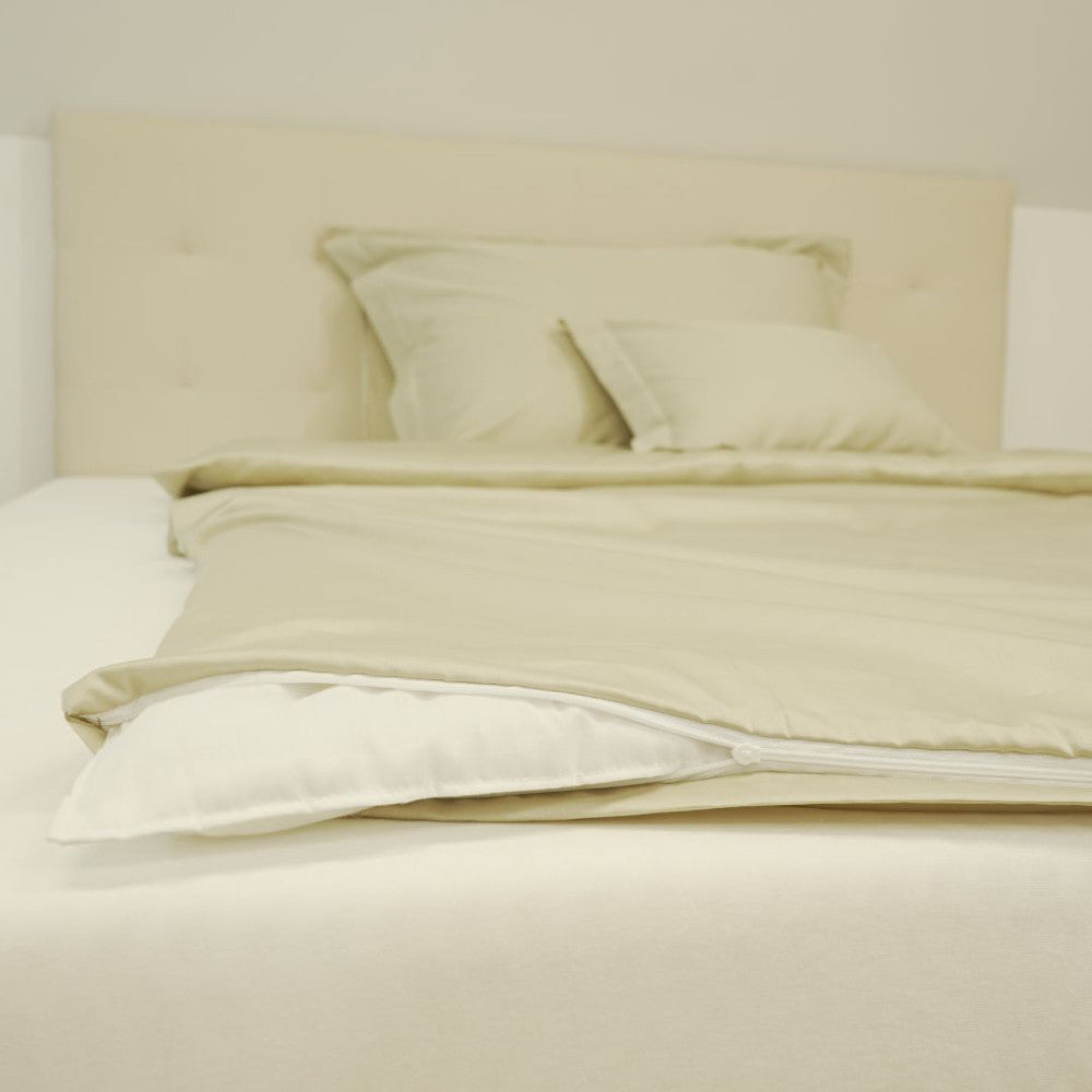 Champagne Elegance Satin-Bettwäsche – mit englischem Saum, dezenter Luxus