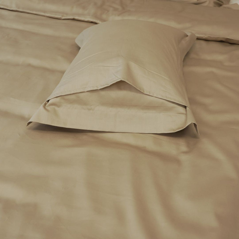 Baumwollsatin-Bettwäscheset mit englischem Rand - 3-teilig - Haselnuss - TC 250