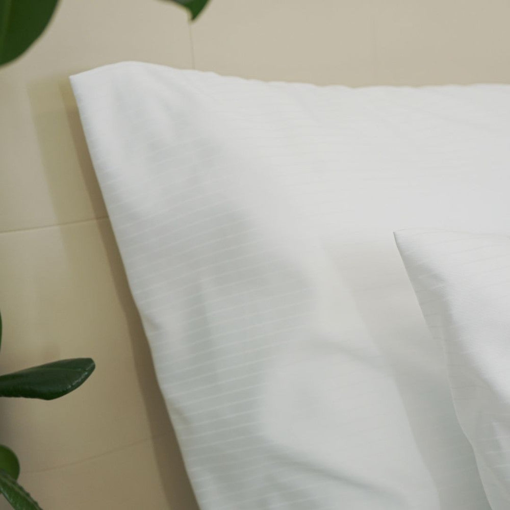 Elegantes gestreiftes Polyester-Satin-Bettlaken – 100 % PE – Spannbettlaken – 3er-Set – 130 g/m² – verpackt