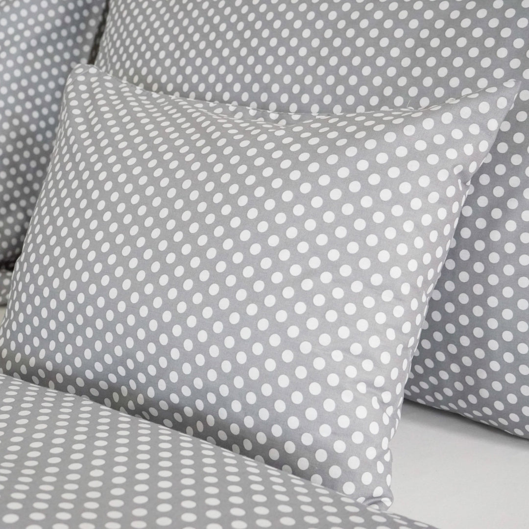 Soft Dots cotton bedding set – clean polka dot elegance