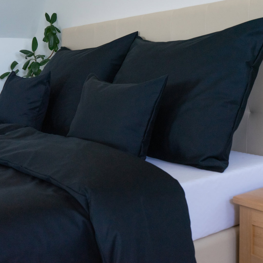Schwarzes, einfarbiges Satin-Bettwäscheset – TC 300