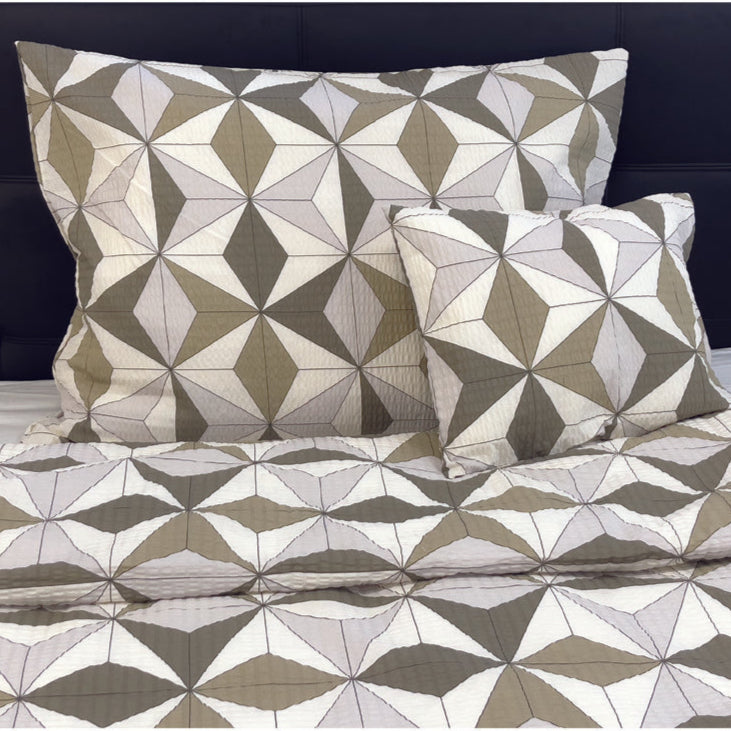 Crepe pillowcase - Khaki geometric pattern 
